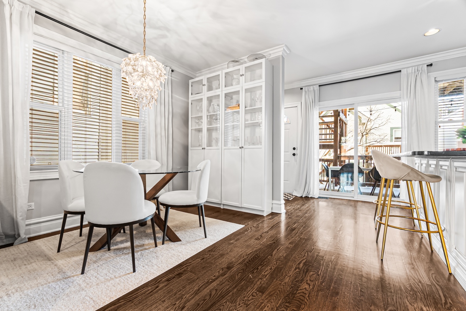 2451 N Greenview Avenue Unit: 1