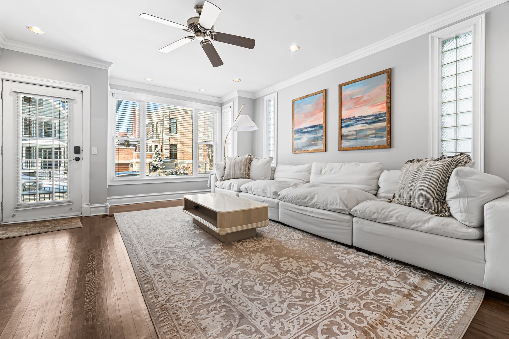 2451 N Greenview Avenue Unit: 1