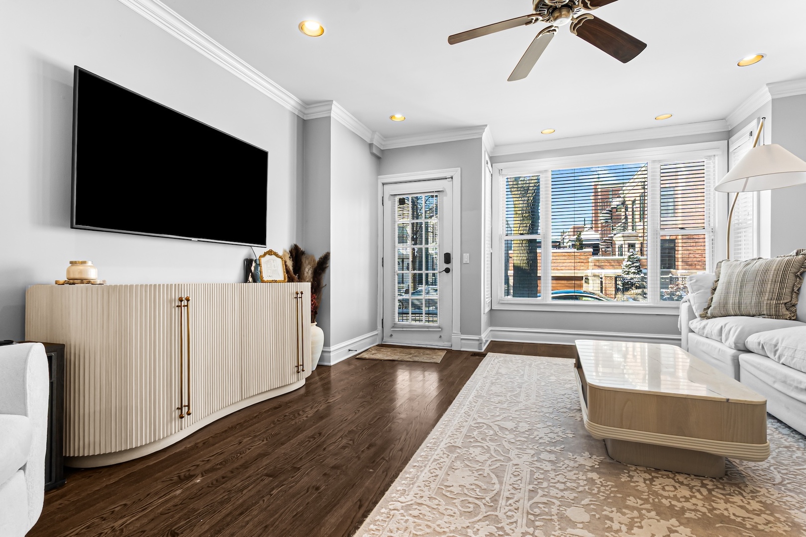 2451 N Greenview Avenue Unit: 1