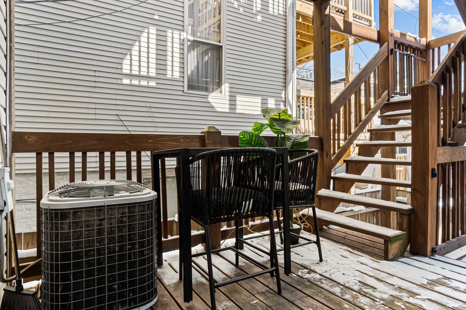 2451 N Greenview Avenue Unit: 1