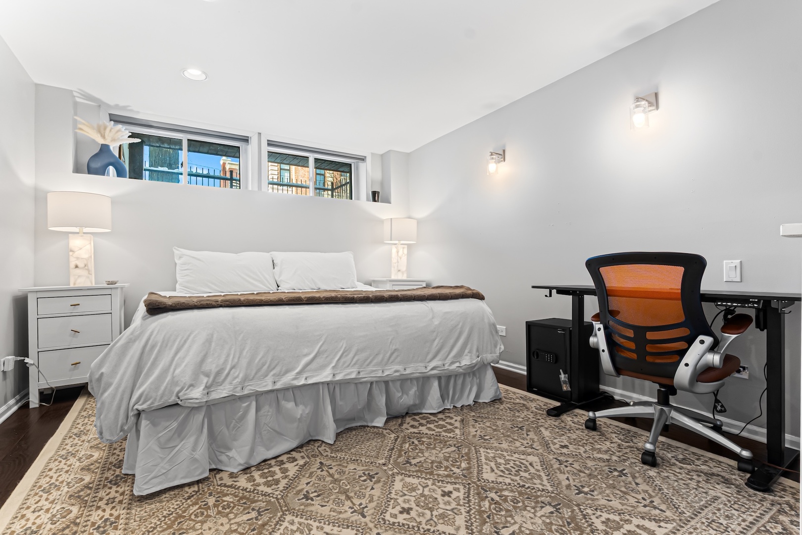 2451 N Greenview Avenue Unit: 1