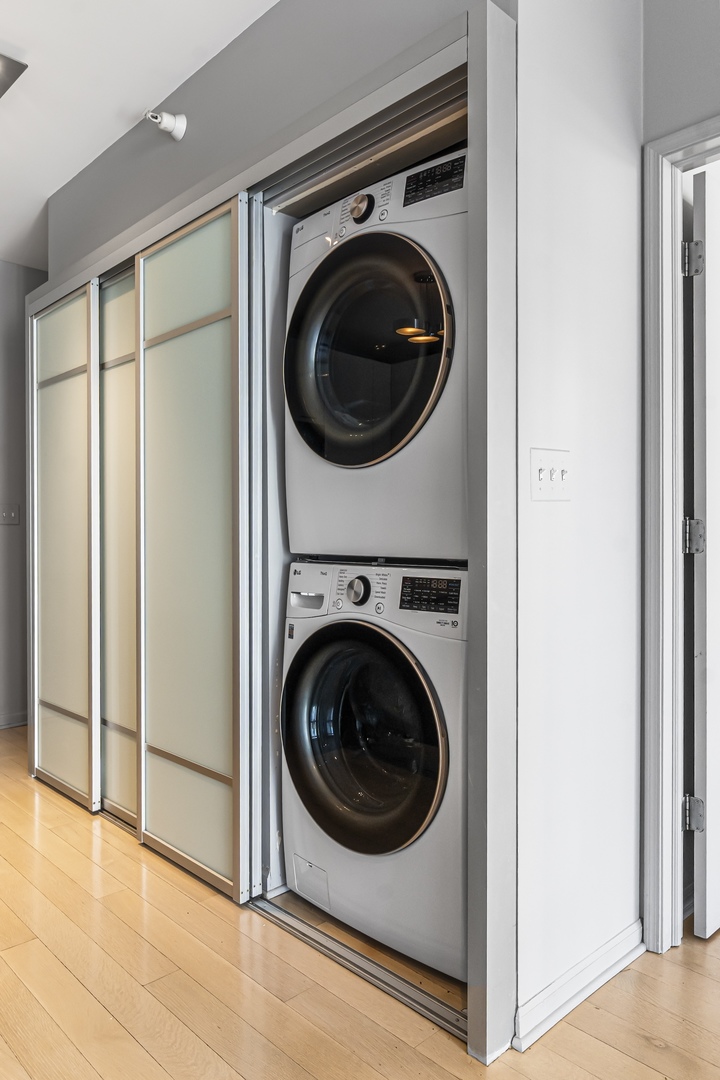 21 W Chestnut Street Unit: 1403