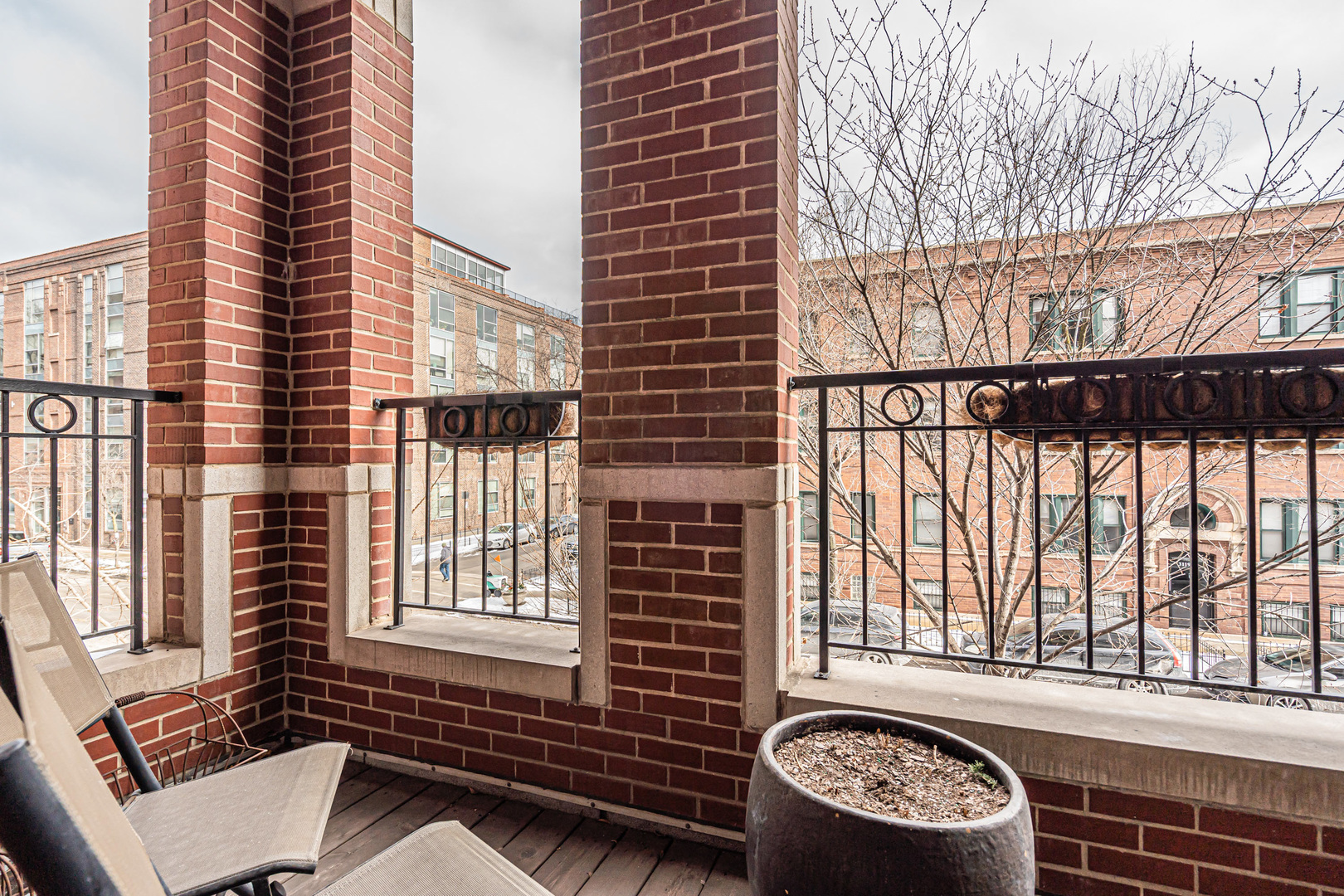 3120 N SHEFFIELD Avenue Unit: 2S