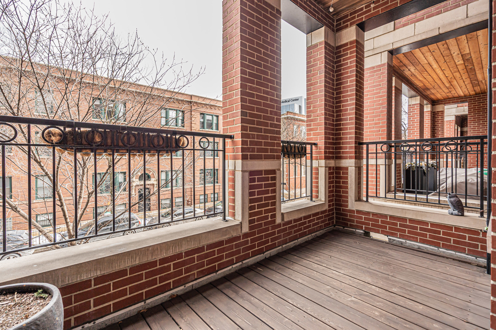 3120 N SHEFFIELD Avenue Unit: 2S