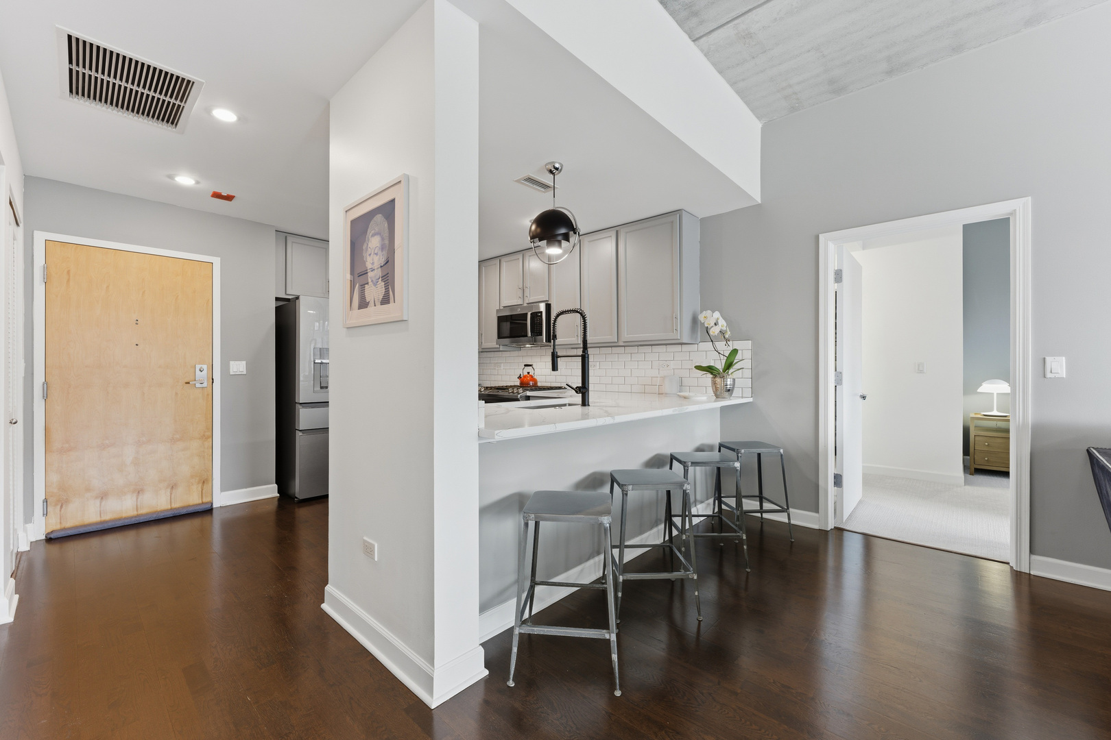 845 N Kingsbury Street Unit: 614