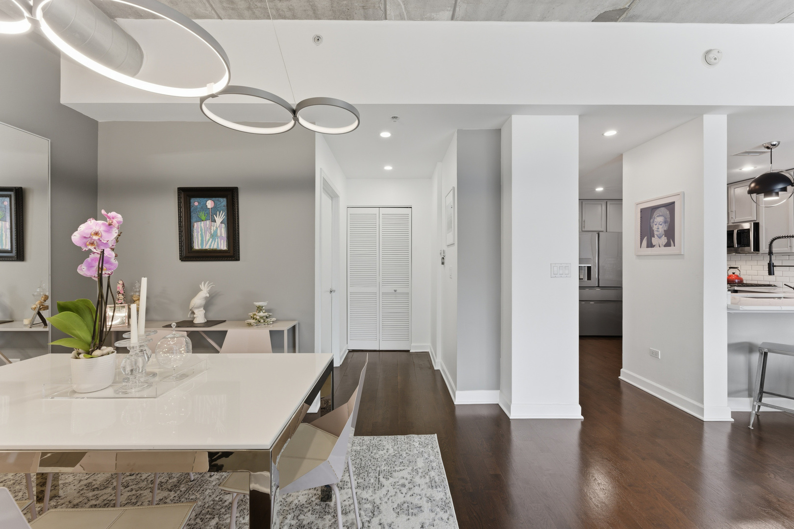 845 N Kingsbury Street Unit: 614