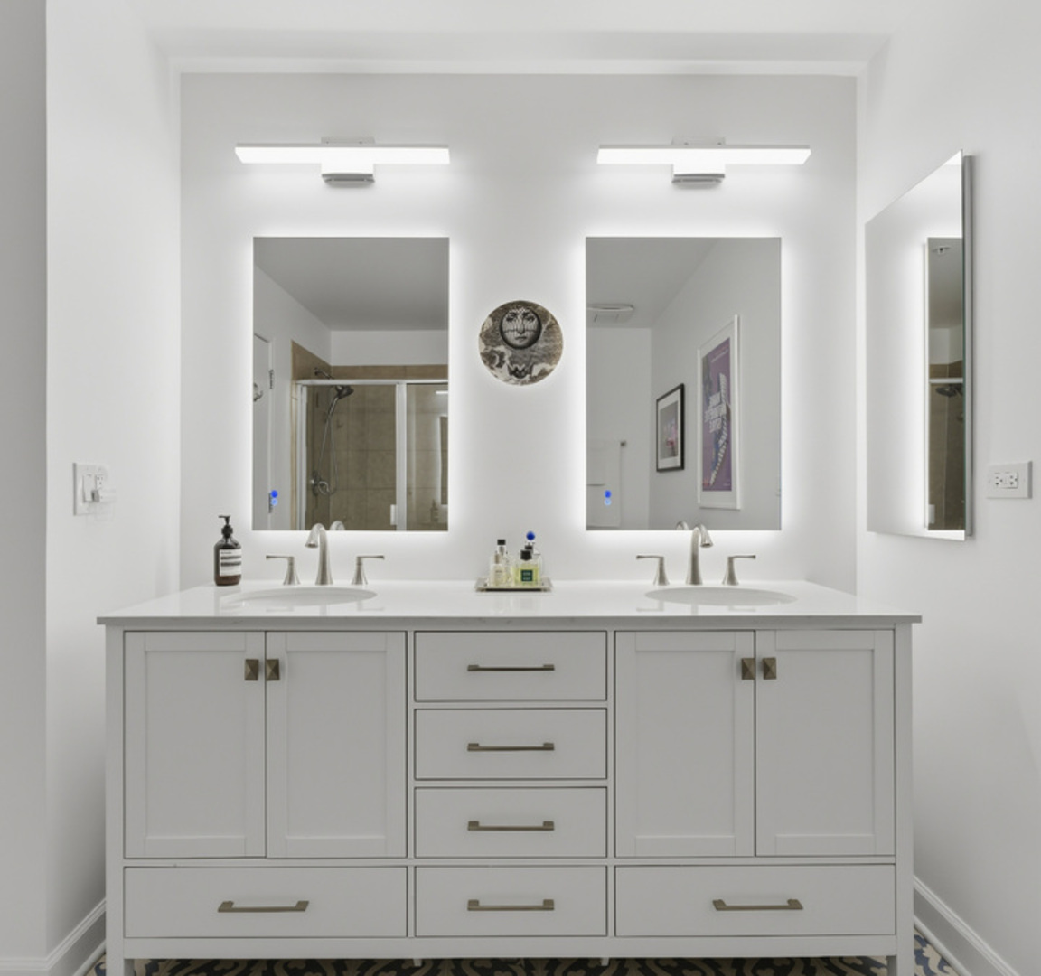 845 N Kingsbury Street Unit: 614