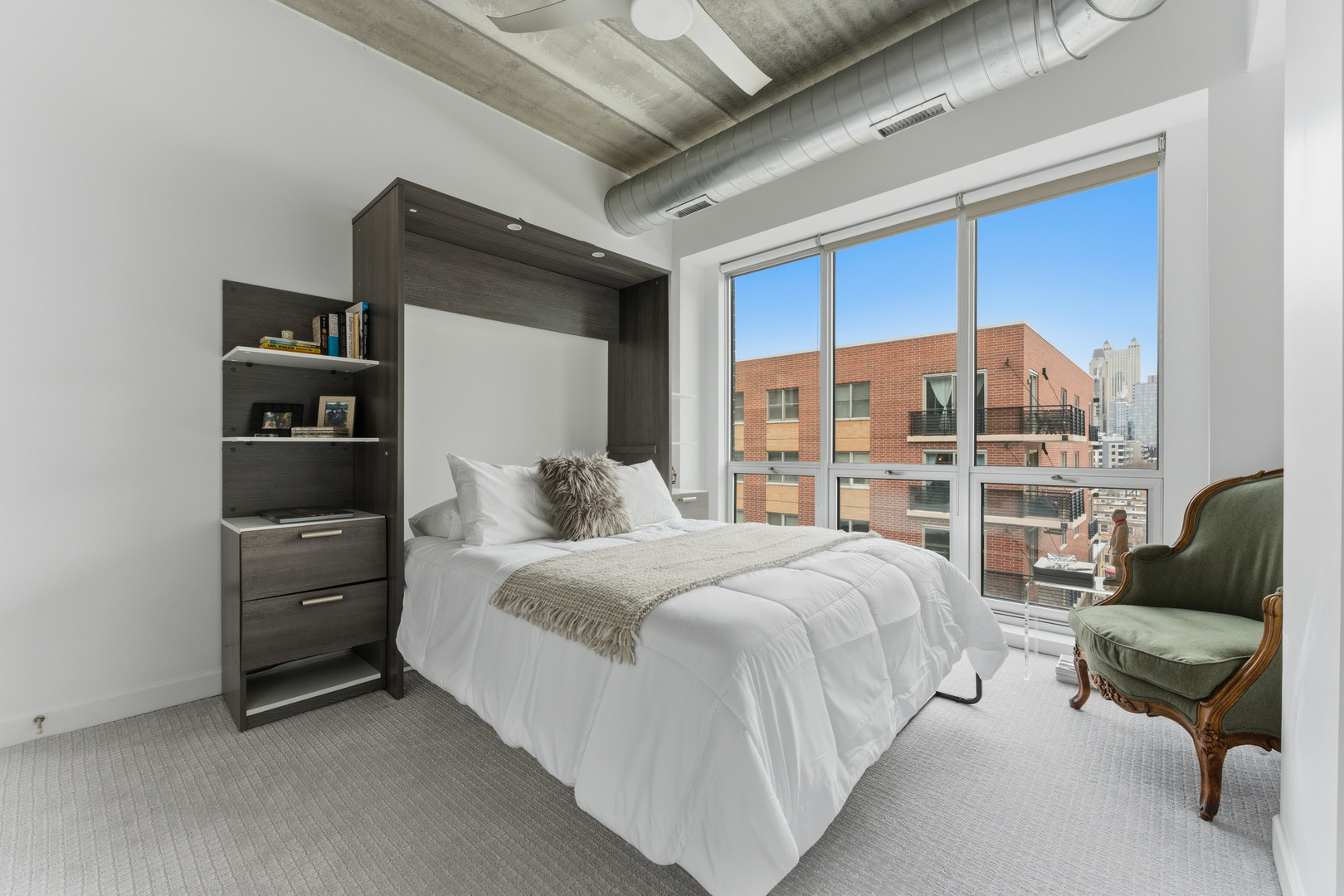 845 N Kingsbury Street Unit: 614