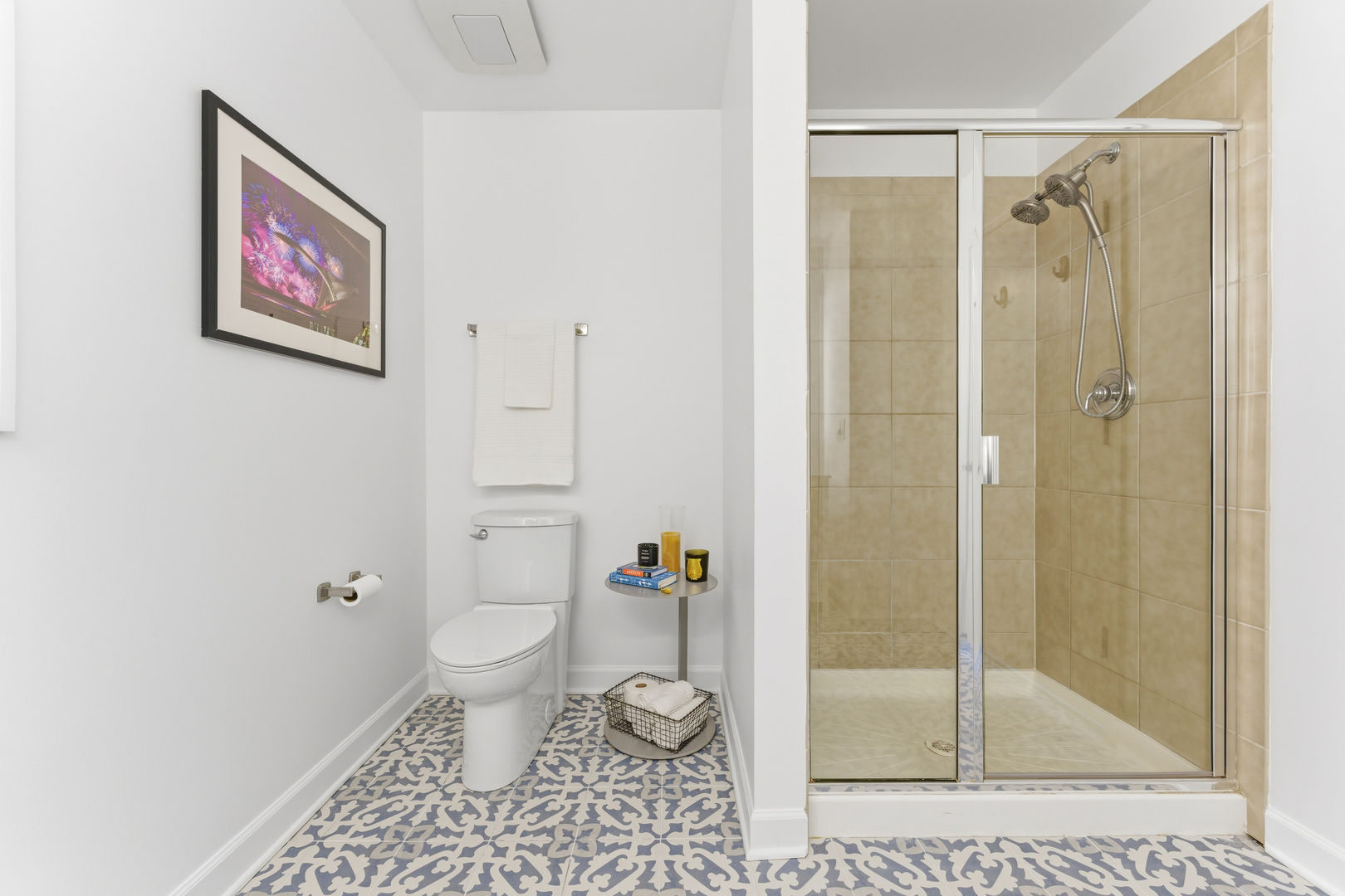 845 N Kingsbury Street Unit: 614