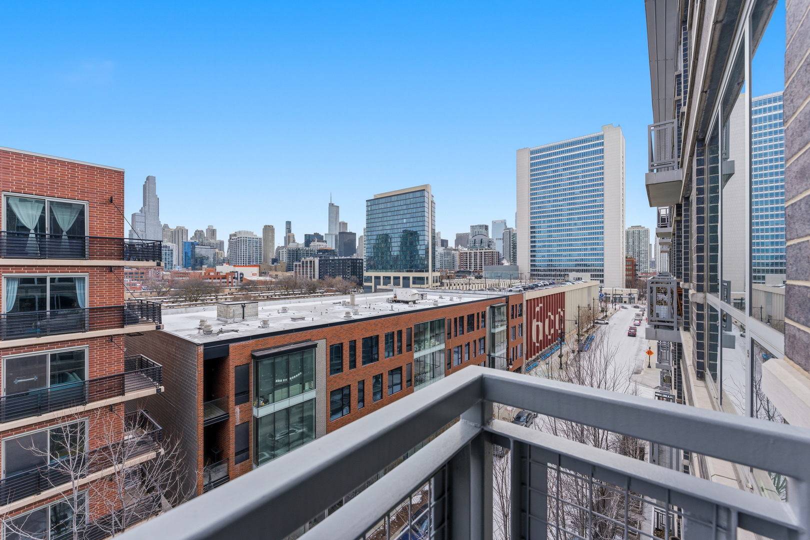 845 N Kingsbury Street Unit: 614
