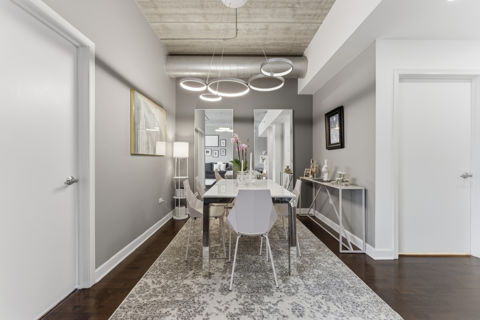 845 N Kingsbury Street Unit: 614