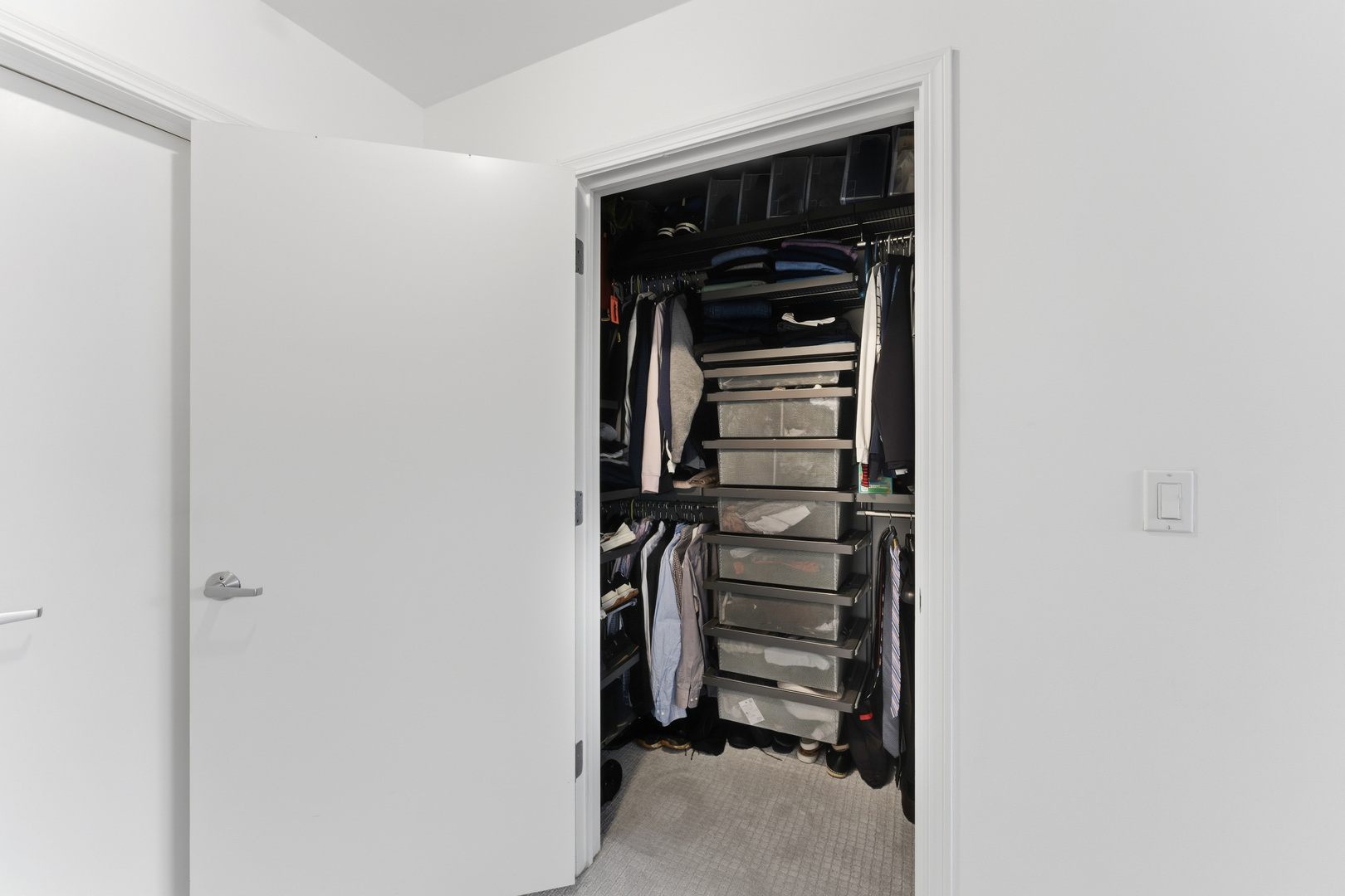 845 N Kingsbury Street Unit: 614