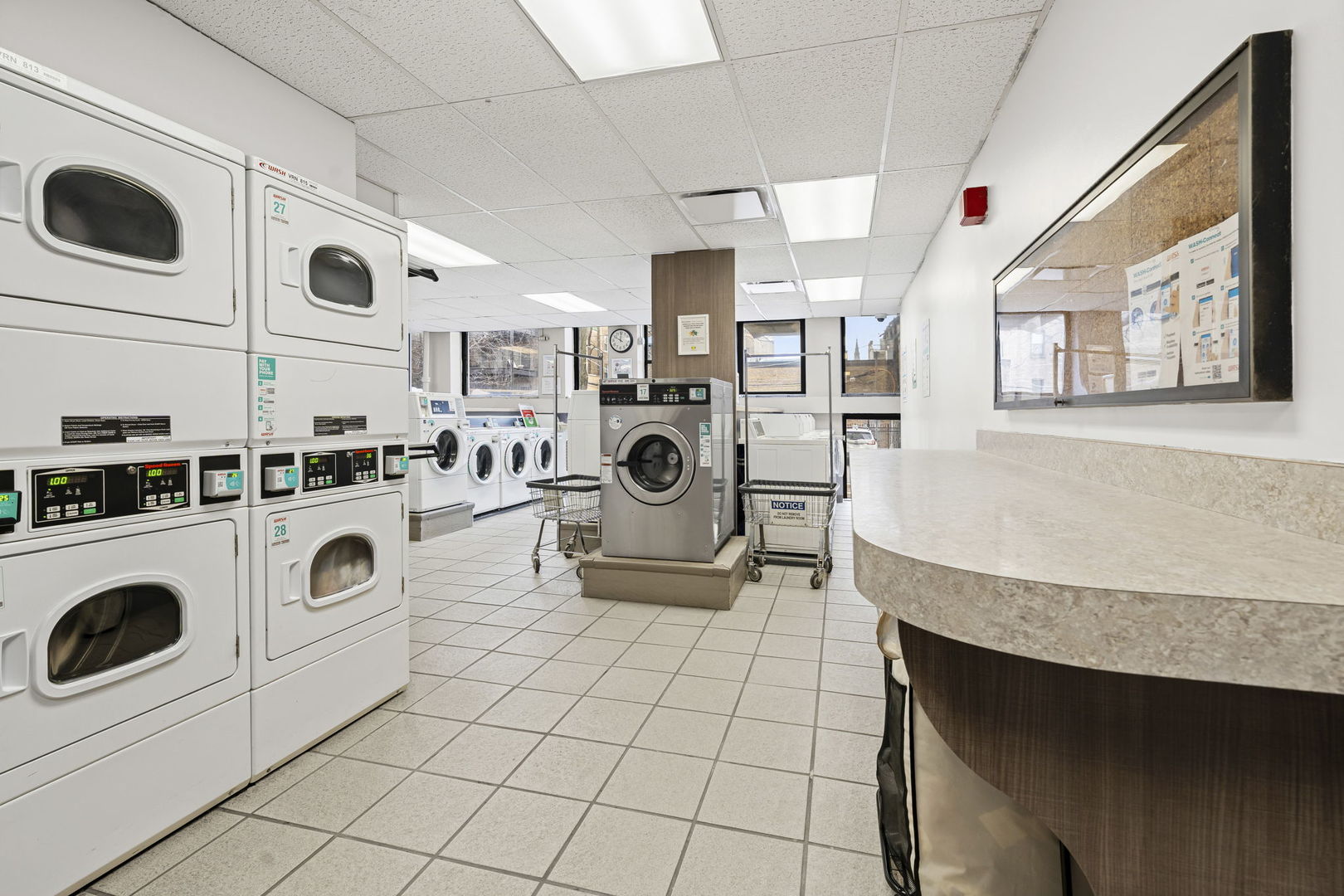 1660 N La Salle Drive Unit: 609