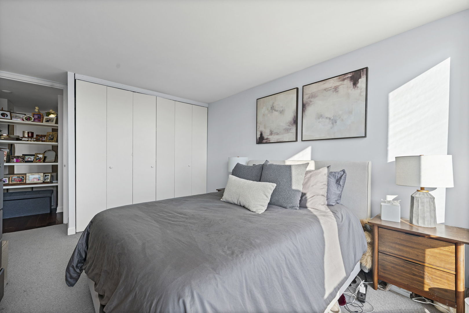 1660 N La Salle Drive Unit: 609