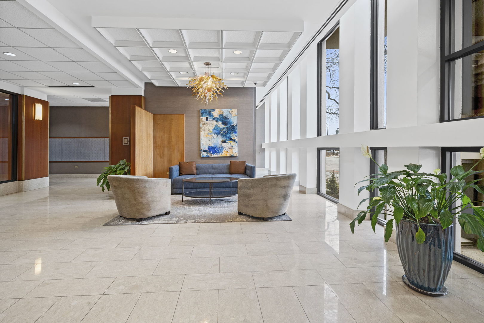 1660 N La Salle Drive Unit: 609