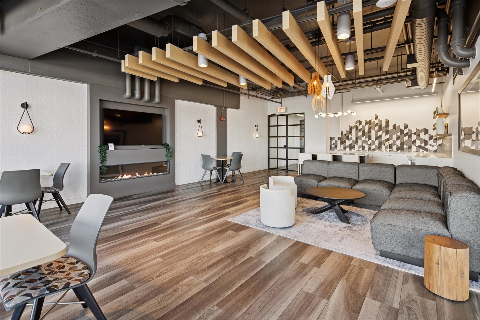 1530 S State Street Unit: 14N