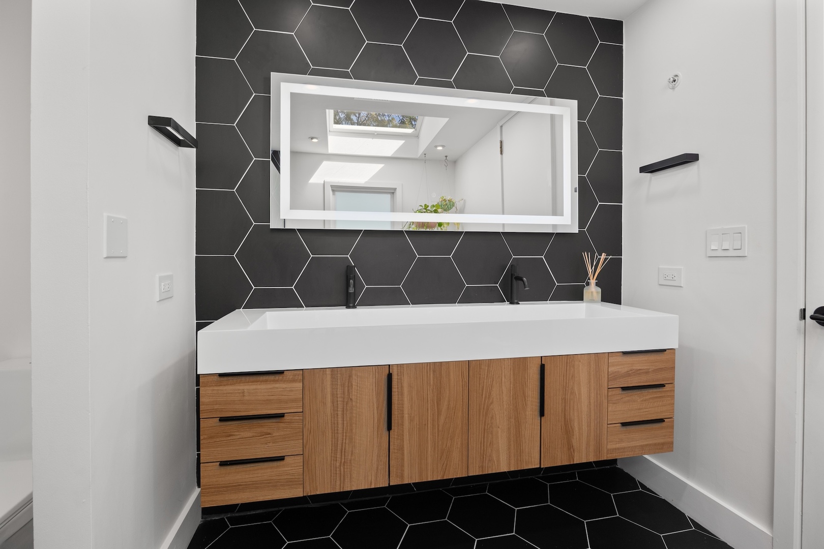 2659 N Magnolia Avenue