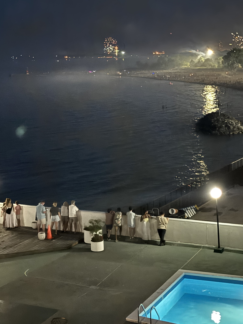 6033 N Sheridan Road Unit: 7C