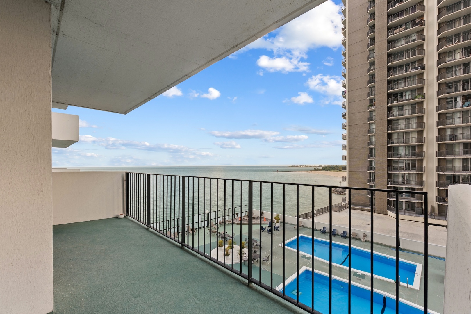 6033 N Sheridan Road Unit: 7C