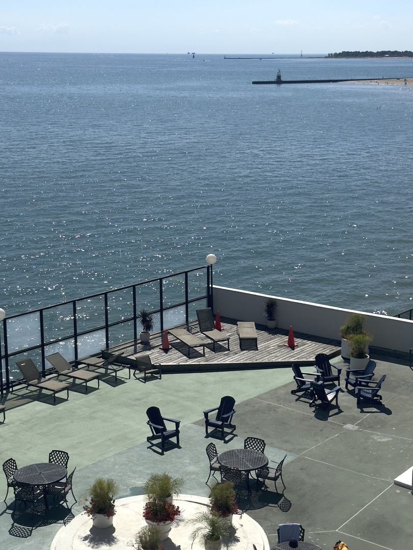 6033 N Sheridan Road Unit: 7C