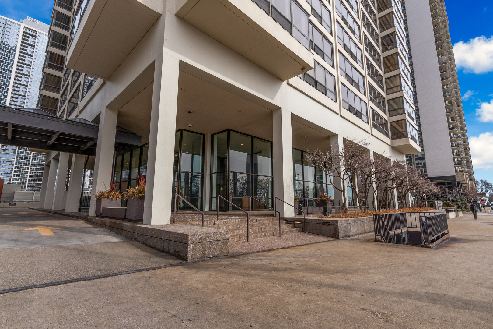 360 E Randolph Street Unit: 2307