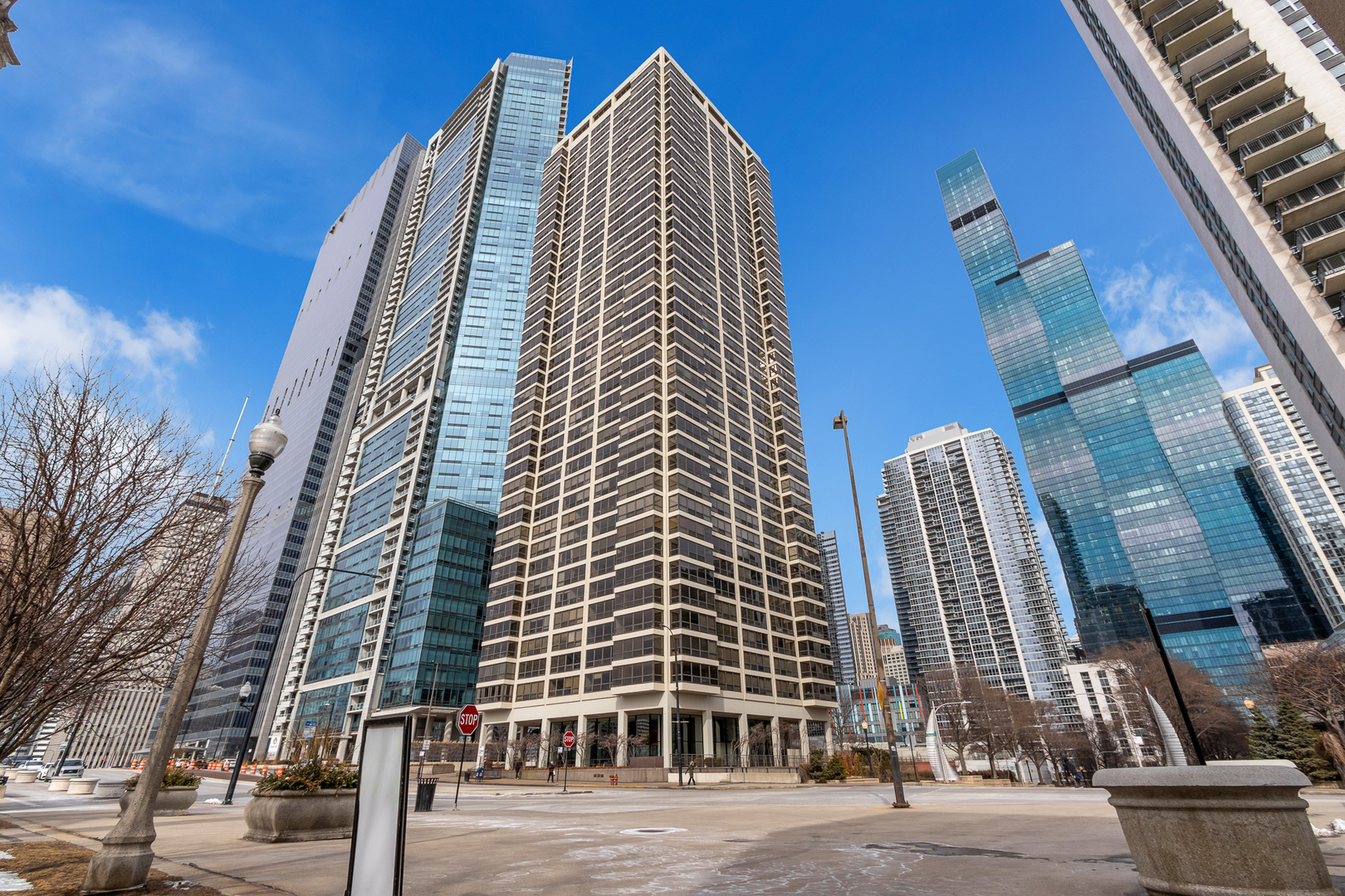 360 E Randolph Street Unit: 2307
