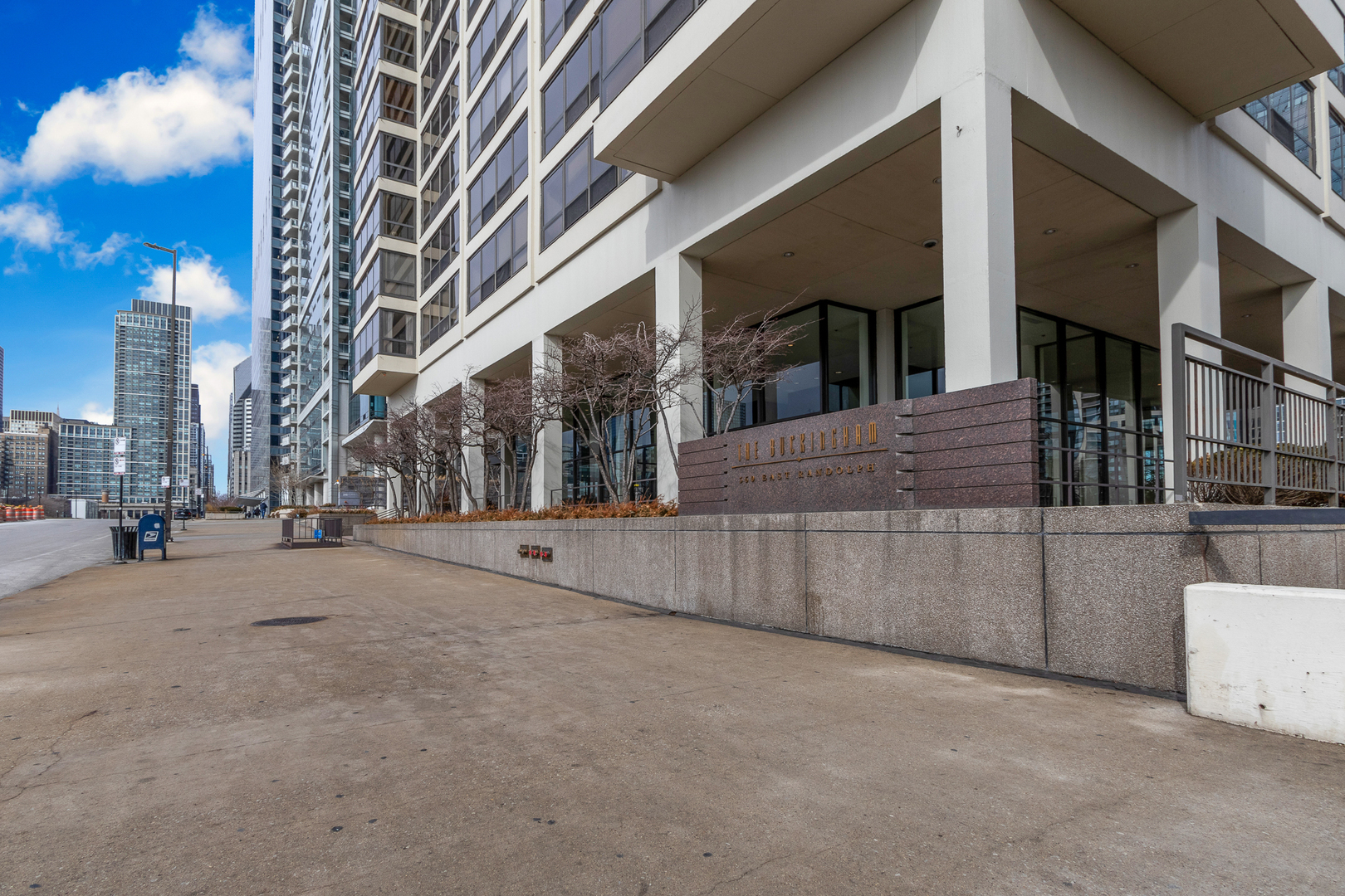 360 E Randolph Street Unit: 2307