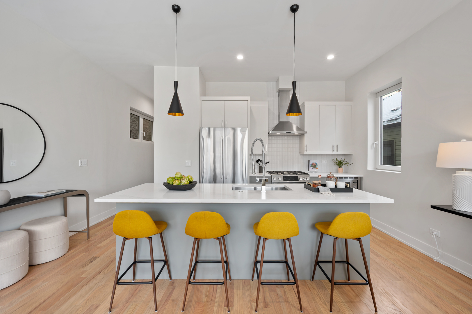 910 N Wood Street Unit: 2