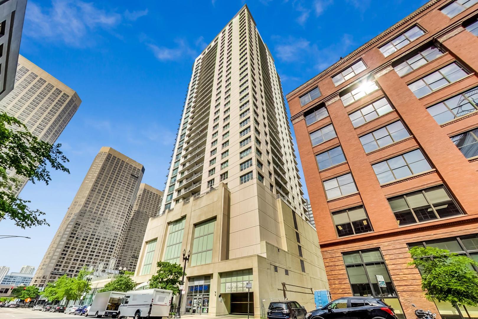 125 S Jefferson Street Unit: 1810