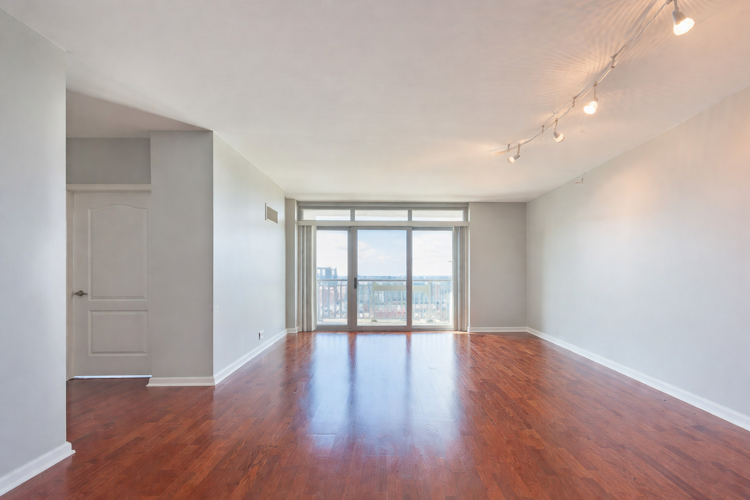 125 S Jefferson Street Unit: 1810