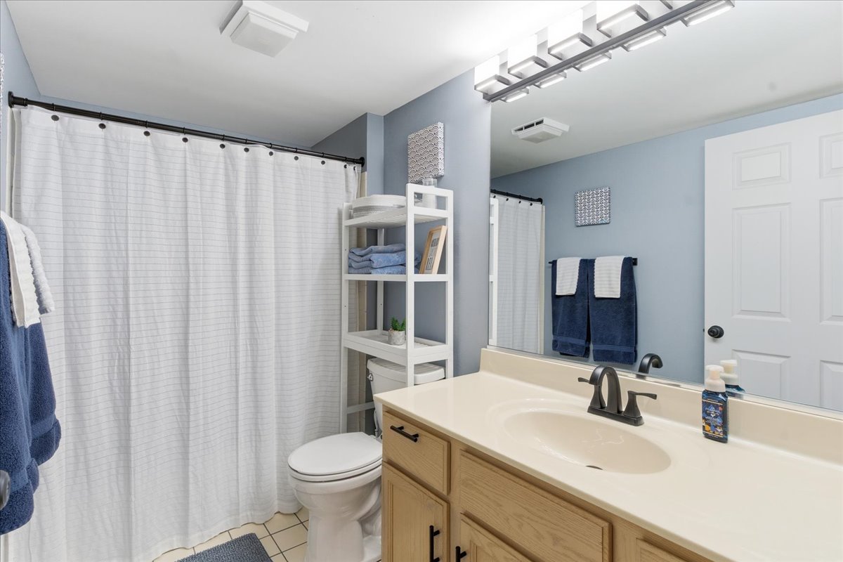 1947 Heron Avenue Unit: B