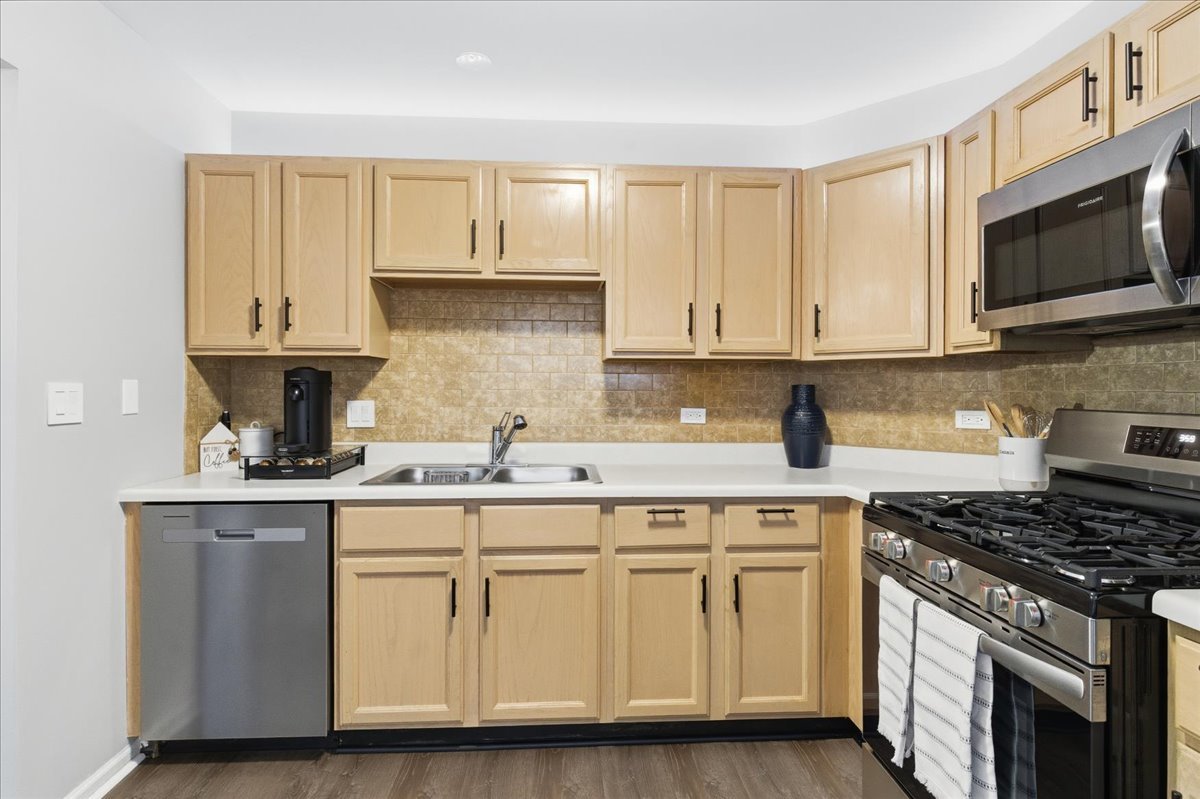 1947 Heron Avenue Unit: B