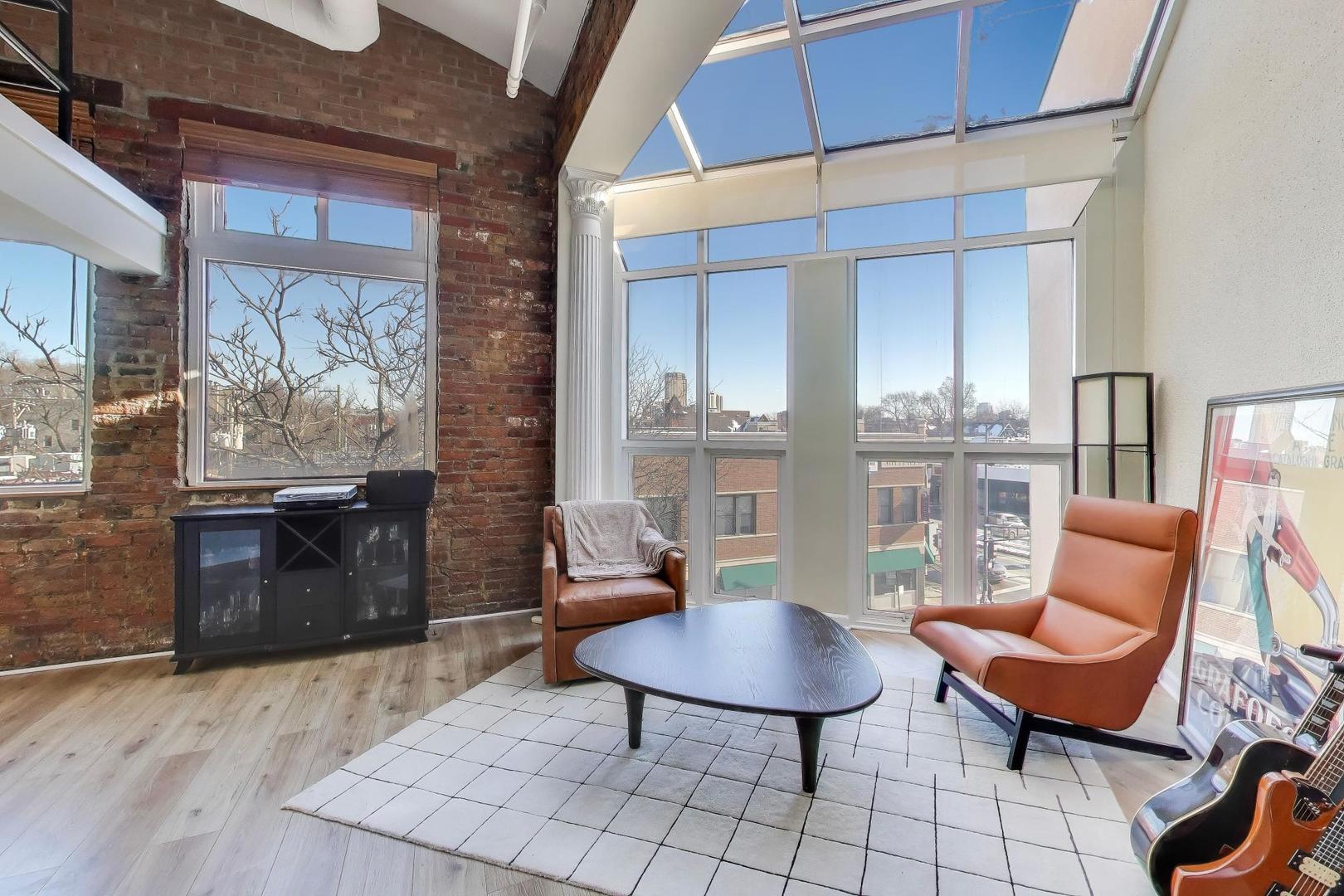 1000 W Diversey Parkway Unit: 3D