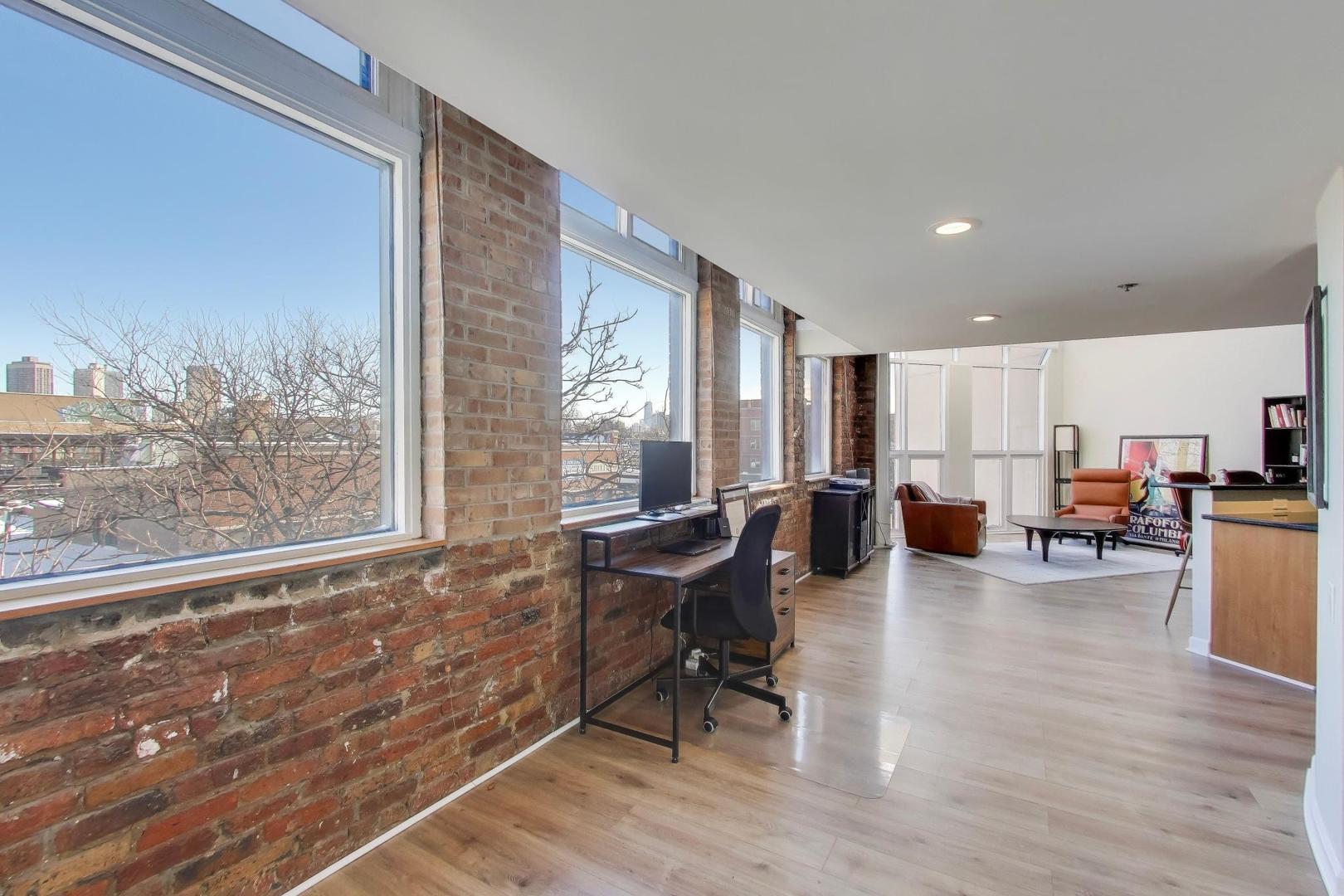 1000 W Diversey Parkway Unit: 3D