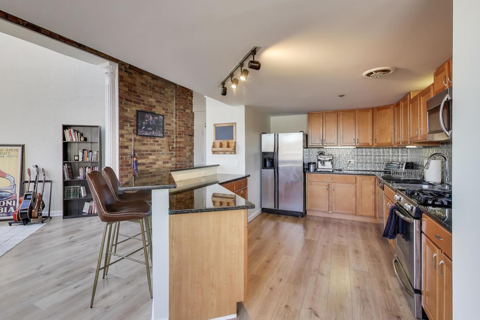 1000 W Diversey Parkway Unit: 3D