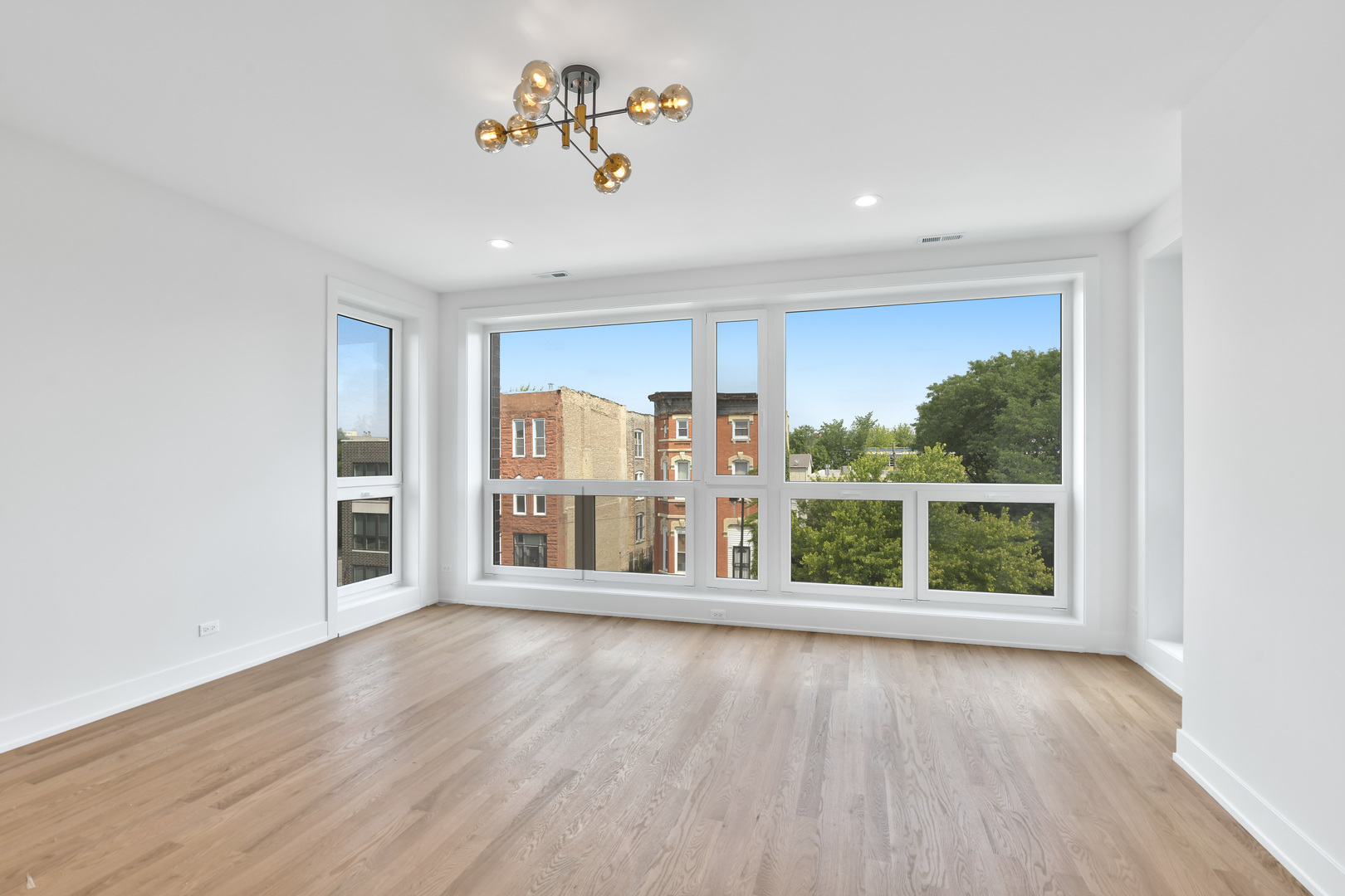 2147 W Adams Street Unit: 3S