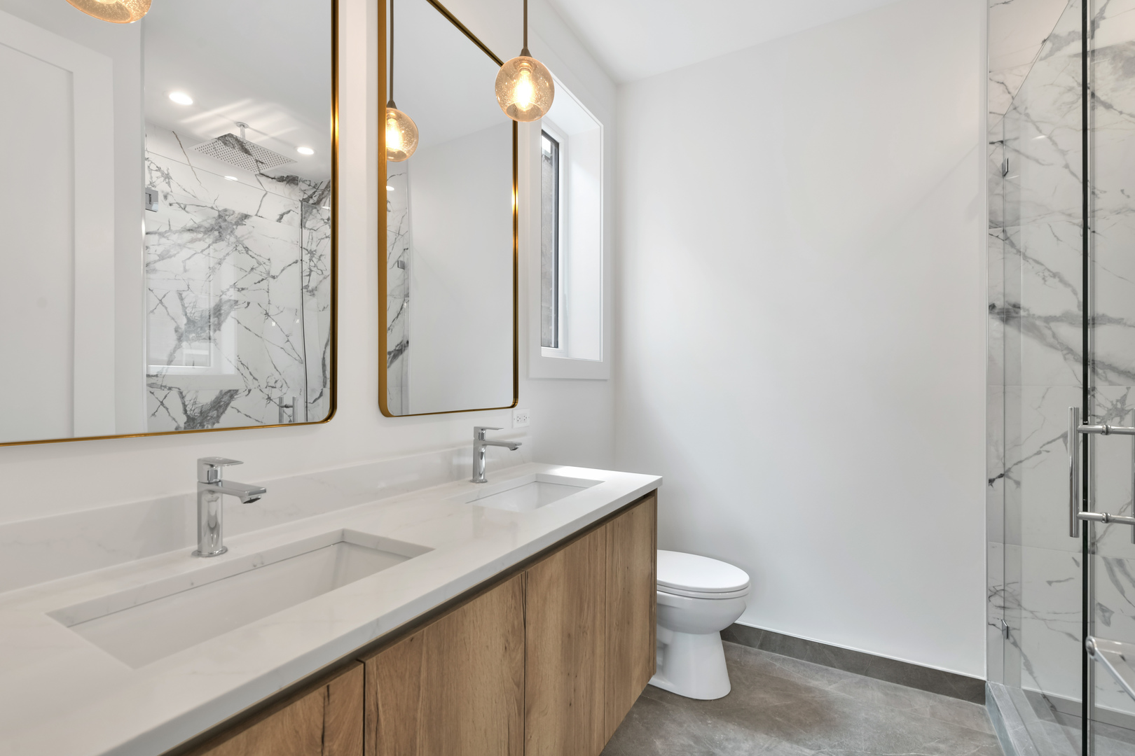 2147 W Adams Street Unit: 3S