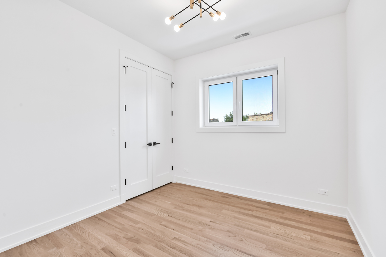 2147 W Adams Street Unit: 3S