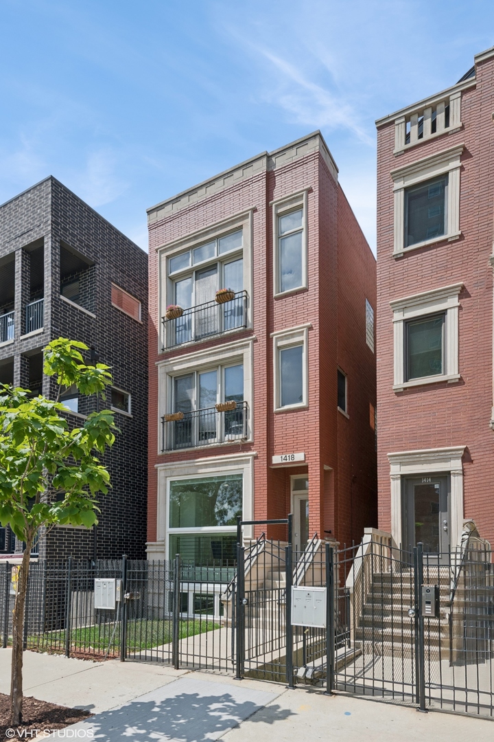 1418 W Chestnut Street Unit: 1
