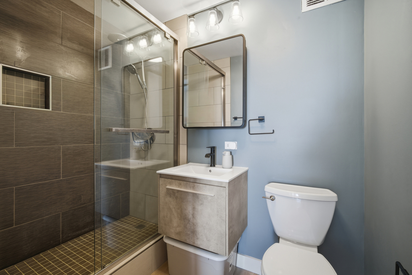 655 W Irving Park Road Unit: 2916