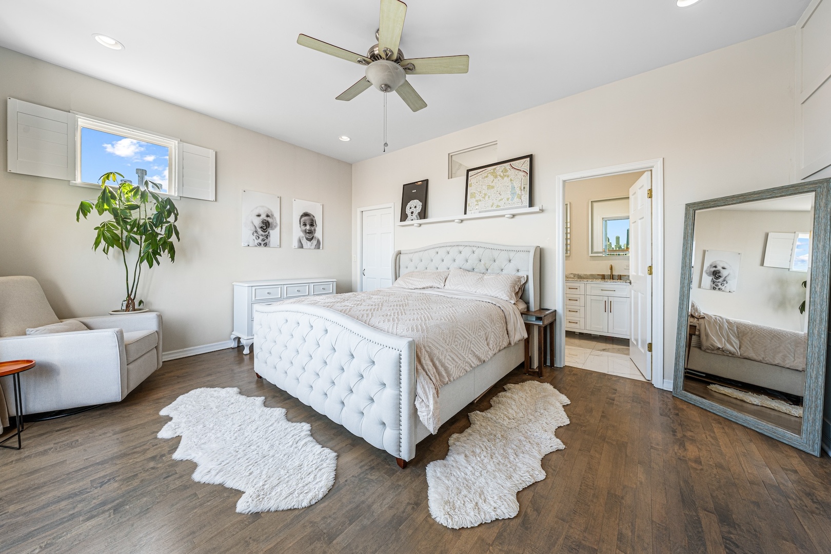 956 N Wood Street Unit: PH