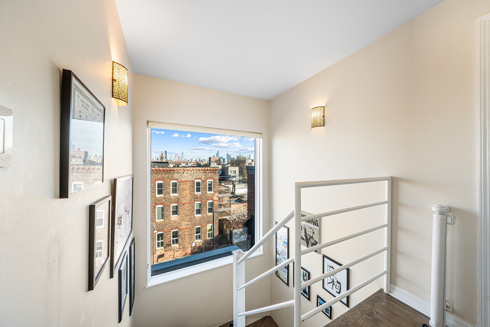 956 N Wood Street Unit: PH