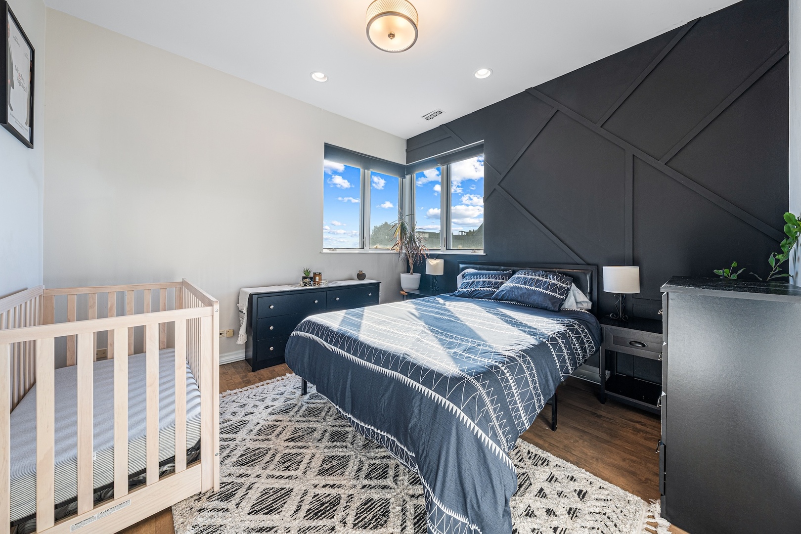 956 N Wood Street Unit: PH