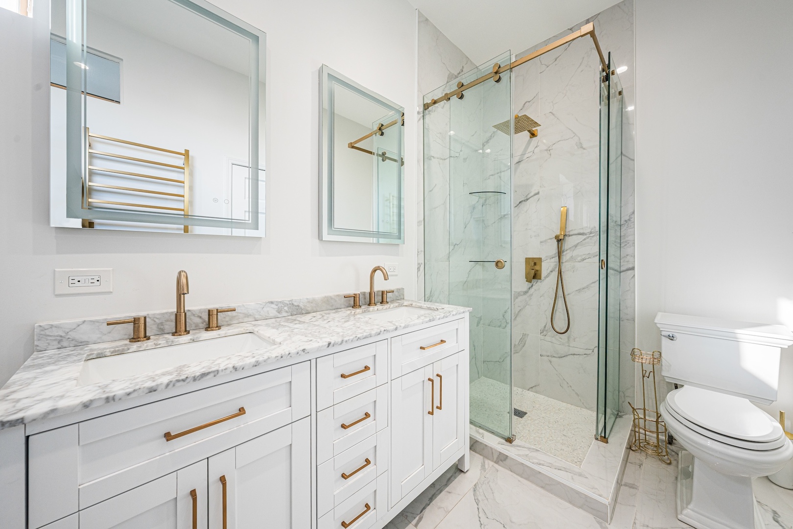 956 N Wood Street Unit: PH