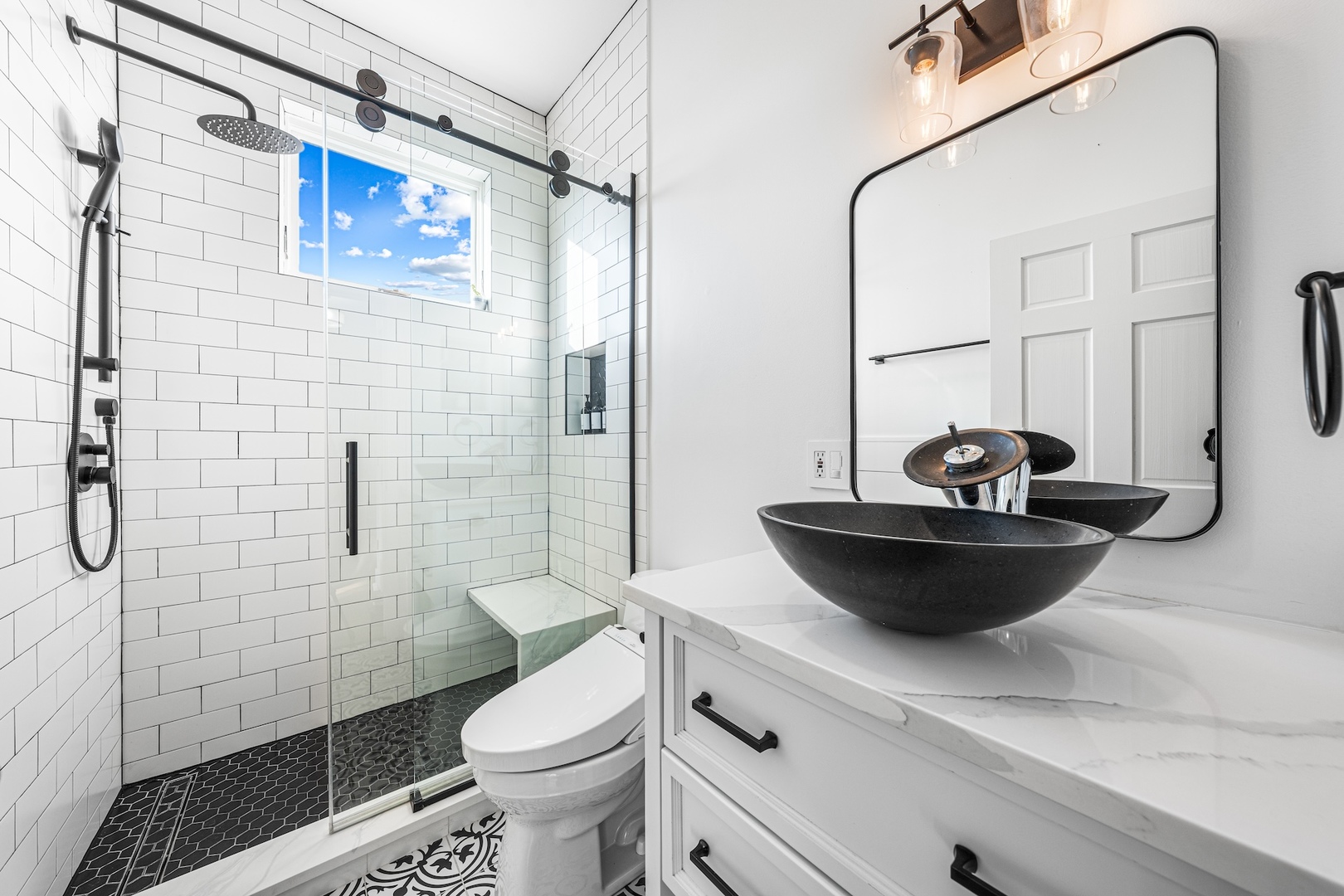 956 N Wood Street Unit: PH