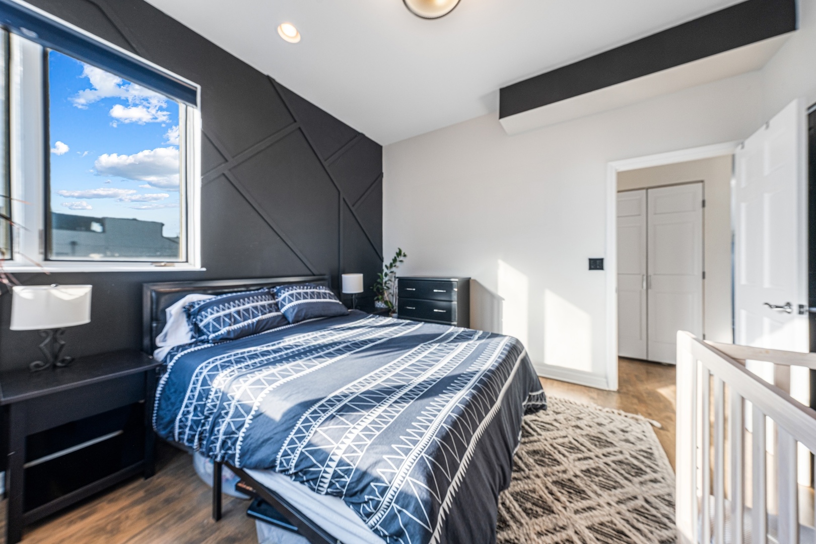 956 N Wood Street Unit: PH