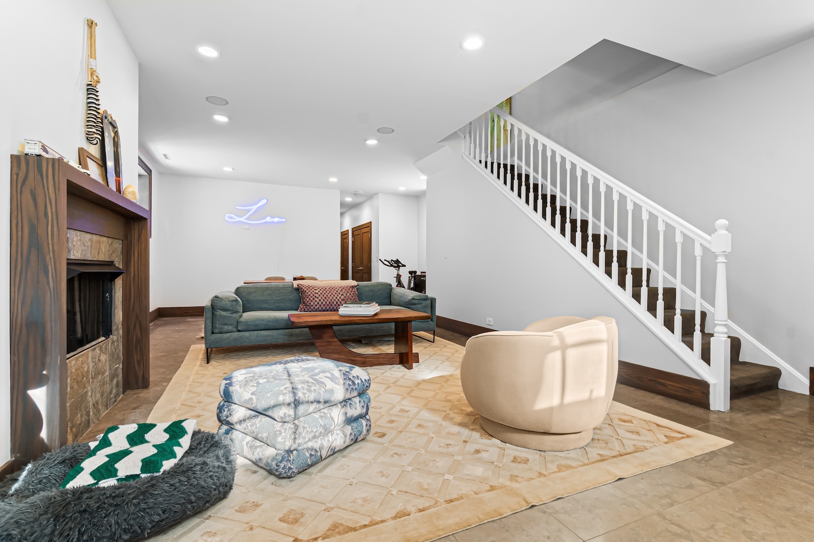 820 W Buckingham Place Unit: 1