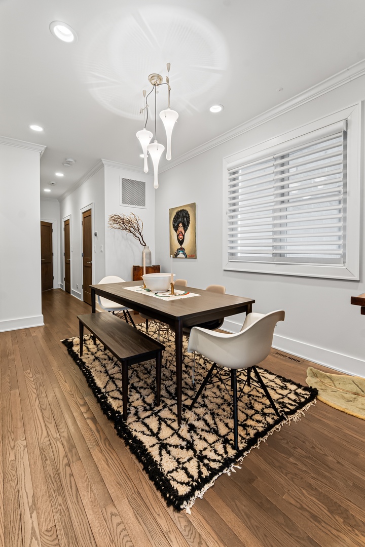 820 W Buckingham Place Unit: 1