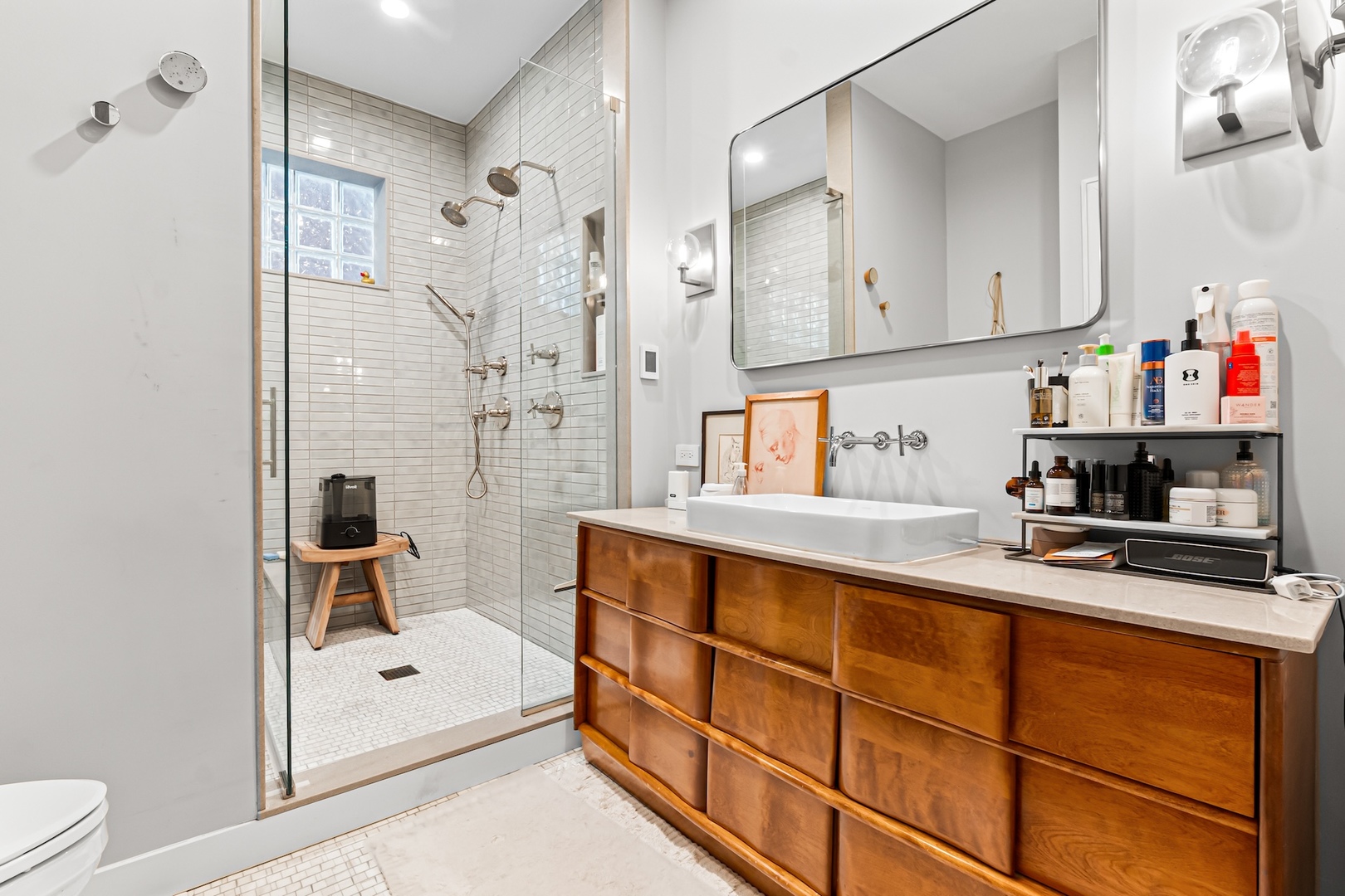 820 W Buckingham Place Unit: 1