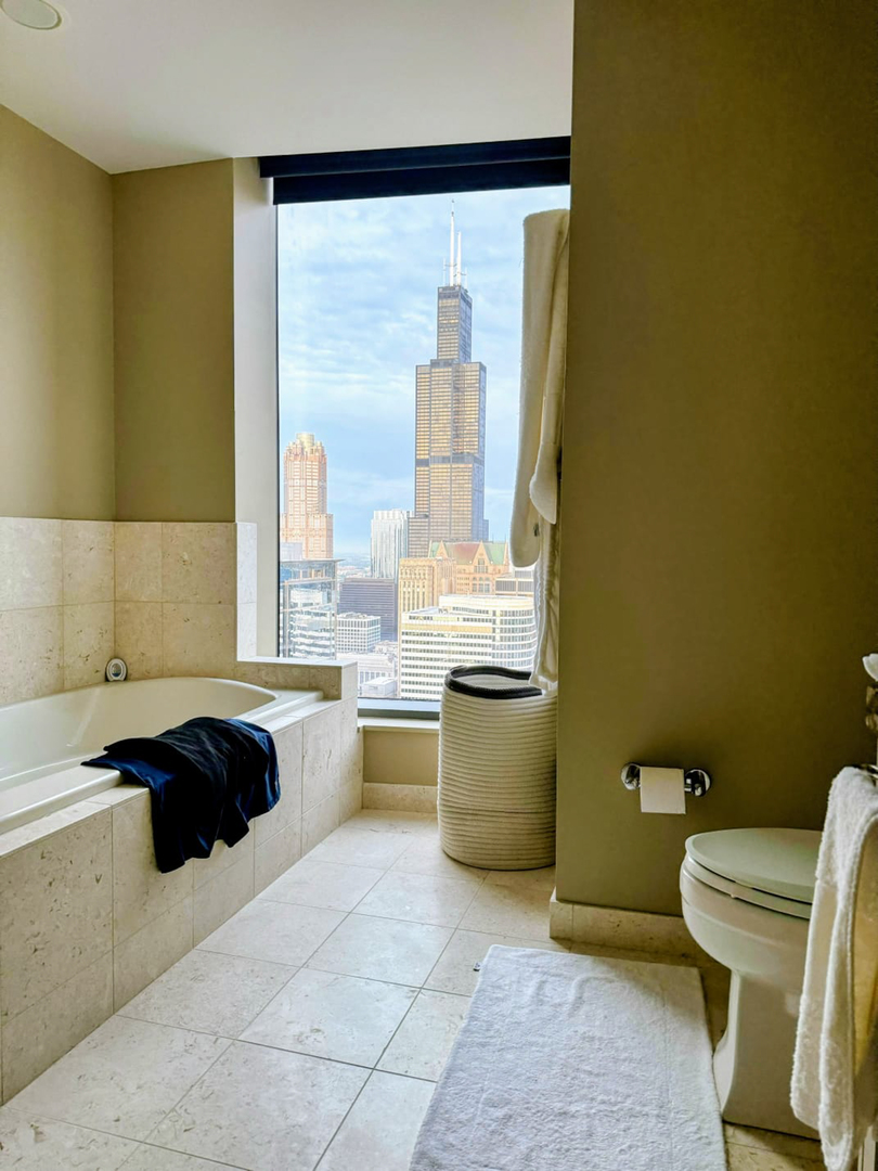 60 E Monroe Street Unit: 5304
